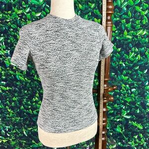 Stretch textured short sleeve black & white classic lines fitted shirt